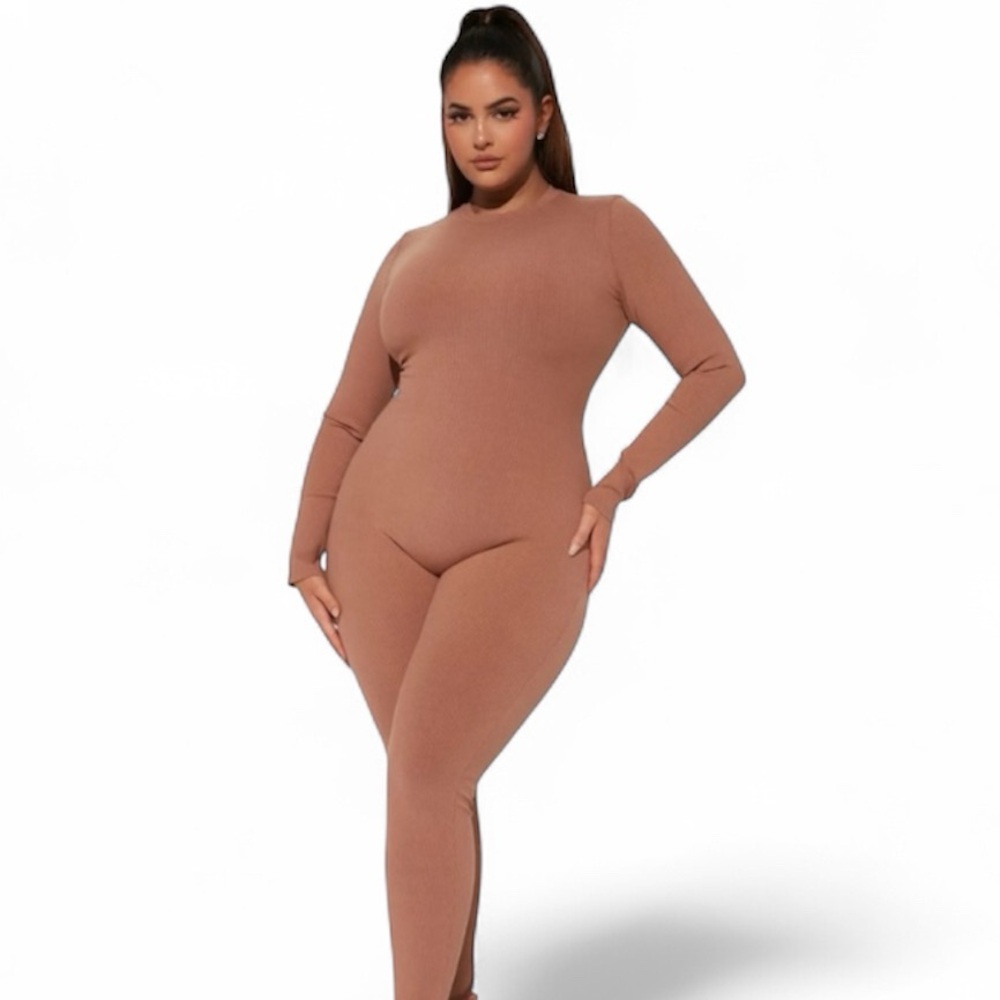 🆕 Fashion Nova •Nude •Ribbed Bodysuit